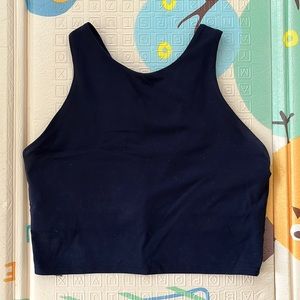 Athleta size small Conscious Crop D-DD